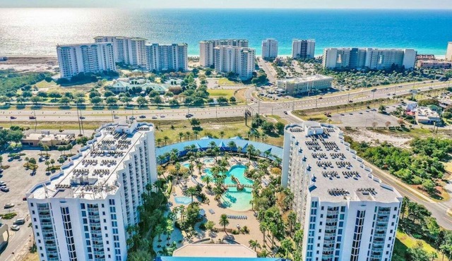 Gulf View! 2bd/2ba. Walk to Beach. Pools open until 11:00pm!