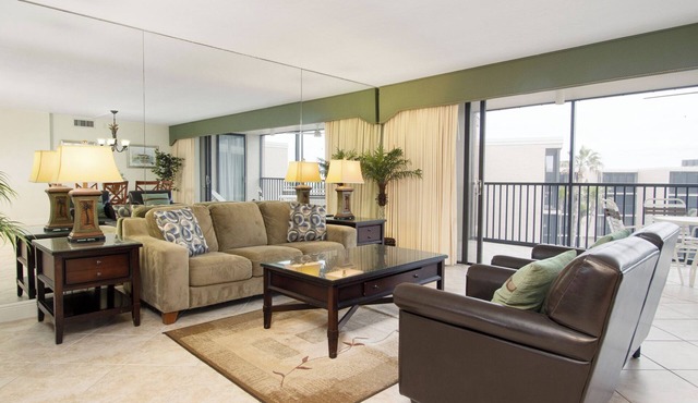 Gulf View, Two Bedroom Unit with Den - Sundial S302