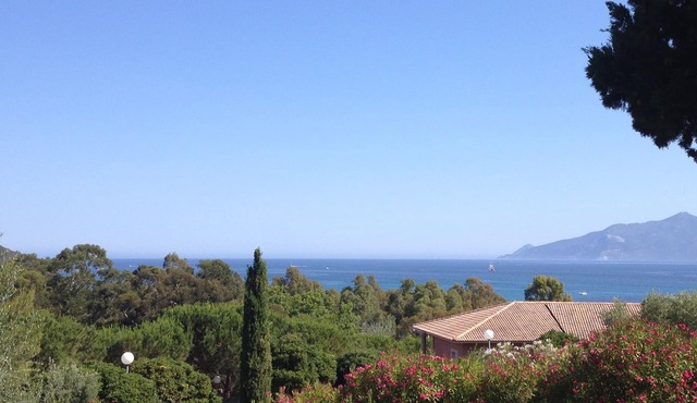 Gulf view villa close to the beach 8 people