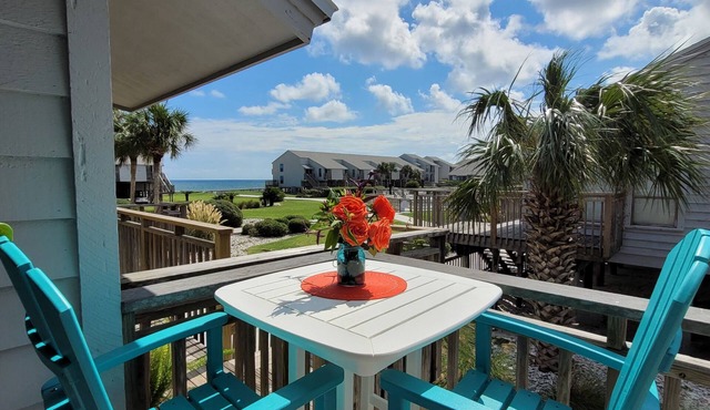 Gulf views, community pool, 60 seconds to the beach!