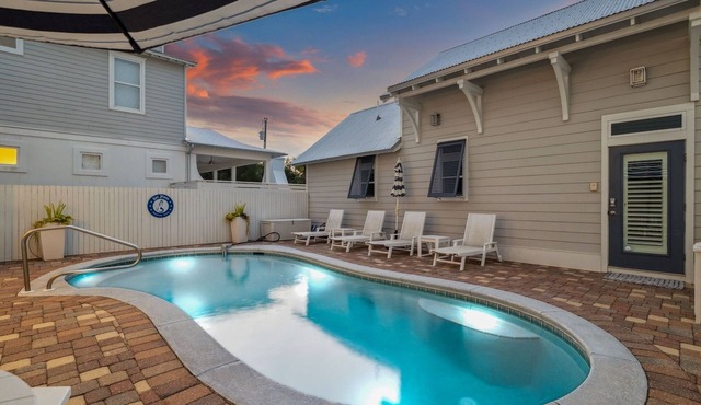 Gulf Views! Private Pool! Steps from the Beach! 7 Adult Bikes!