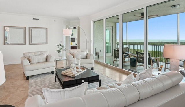 GULF VIEWS + PRIVATE BEACH CLUB
