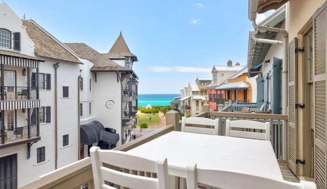 Gulf Views-Two-story Condo in Rosemary-2 Bikes-Heated Pool Access