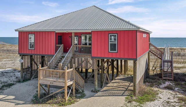 Gulffront Home w/Private Boardwalk & Porch