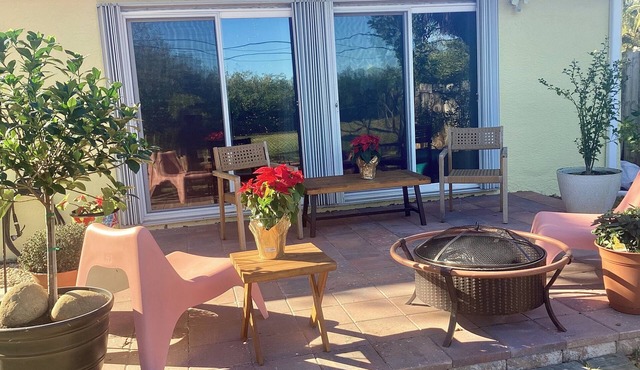 Gulfport Casa Marina, 2 bedroom home next to Clam Bayou Nature Reserve