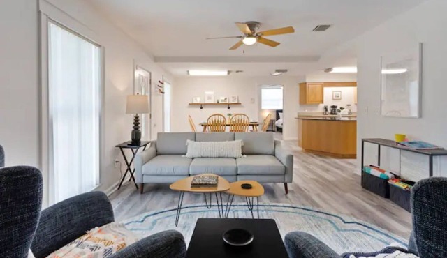 Gulfport Retreat 5BR Heated Pool