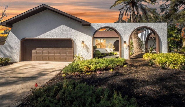 Gulfside Serenity Stay Spanish Oasis w/Pool & Near the Beaches