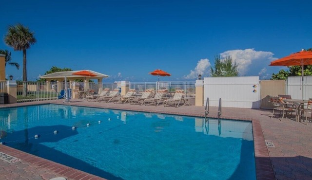 Gulfstream Manor - 1 Bedroom