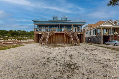 Gulfview duplex with panoramic views large balcony and internet