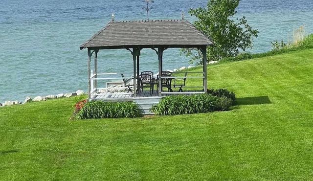 Gull Cottage - Great Views - Lake Erie Waterfront