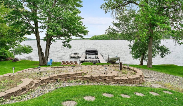 Gull Lake Getaway | Dock, Sauna & Lake Toys