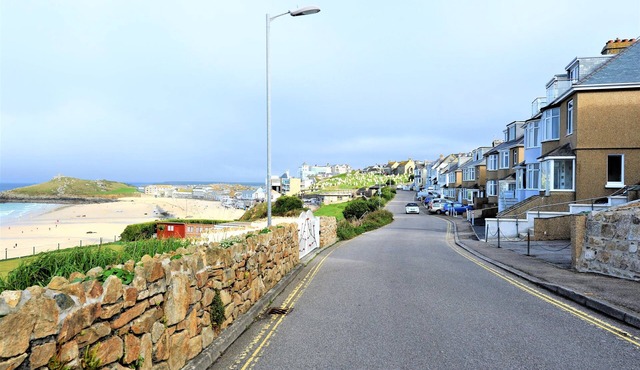 Gull Rock is a Frontline House above Porthmeor Beach, with Amazing Sea Views