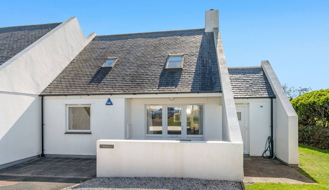 Gully at Highcliffe - a dormer bungalow that sleeps 7 guests in 4 bedrooms