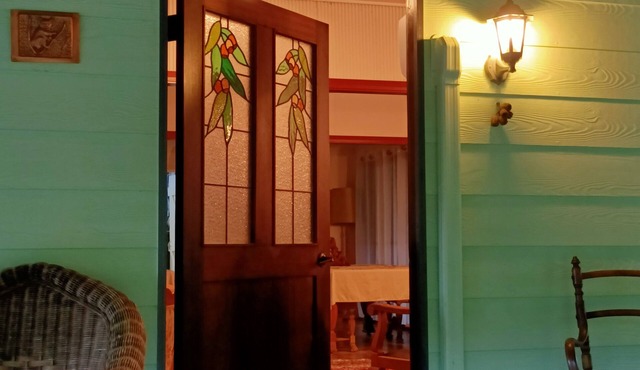 Gumnuts, A Coastal Bungalow, listen to the waves in Kurrimine Beach