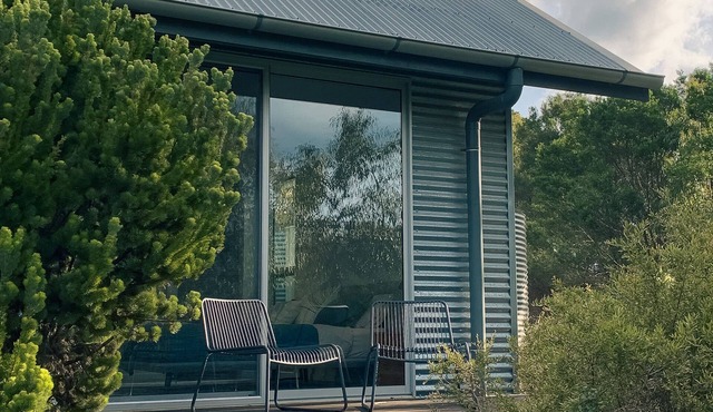 Gumtree Creek - A large architecturally designed, contemporary home in Dunkeld.