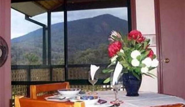 Gundalee Cottages - located in East Warburton in the Yarra Valley.