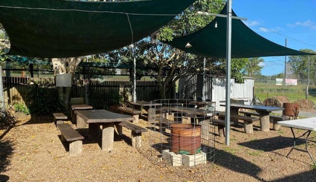 Gundy Pub and caravan park