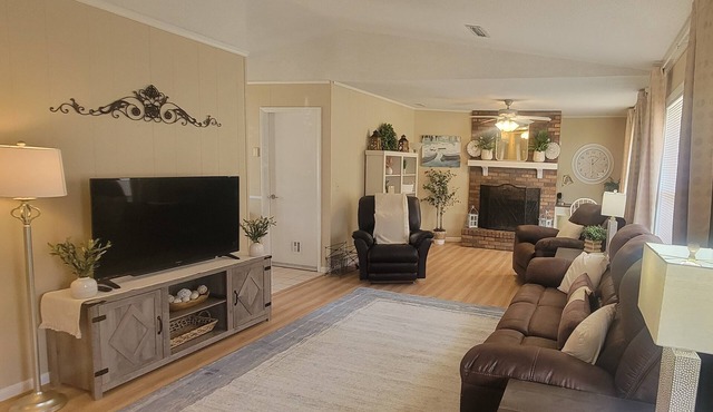 Gunter's Place: 3 Bedroom 2 Baths. Come relax with your whole family