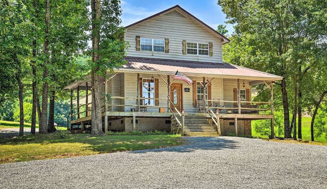 Guntersville Cabin Nestled in Kudzu Cove Resort