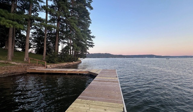 Guntersville Waterfront Cabin - Panoramic View - Large Dock