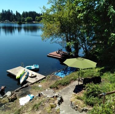 Guppies Lakehouse-Prvt. Lake Acc, Close to Rainier