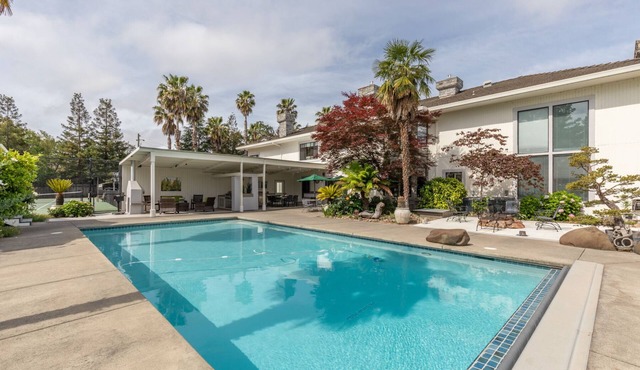 Gustafson Estate: Luxurious vineyard retreat!