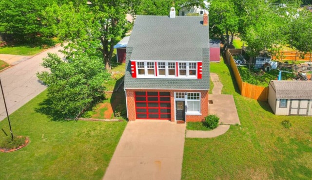 Guthrie`s Historic Firehouse