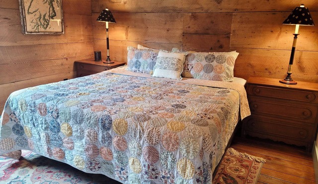 Guy's Place in the Historic Guy Waring House located in Downtown Winthrop