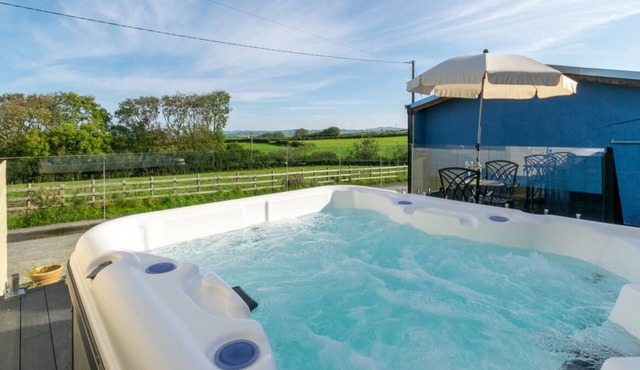 Gwel y Cambria - Cambrian View