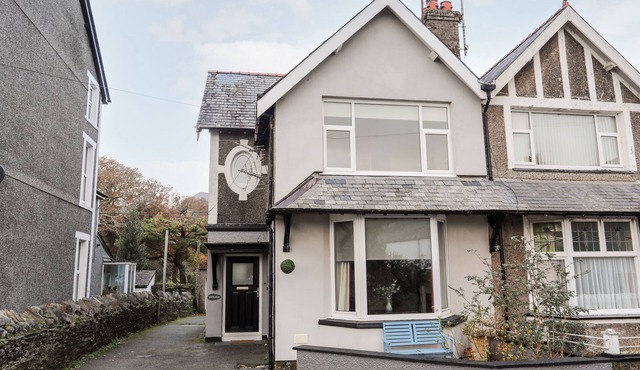 GWELDON TOPSAIL, pet friendly in Porthmadog