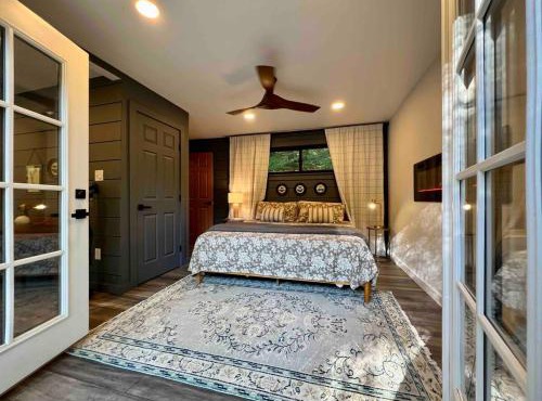 Gwen's Cottage at Water's Edge