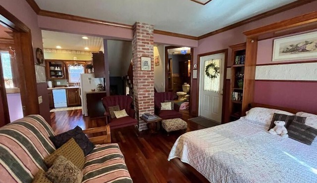 Gwen's place - First Floor