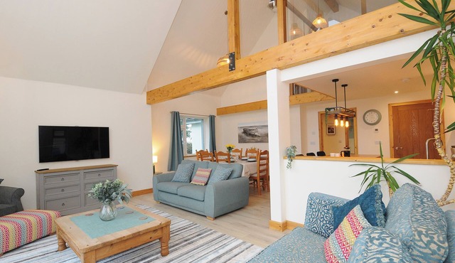 GWENNEL NEYTH, pet friendly, character holiday cottage in Mitchell