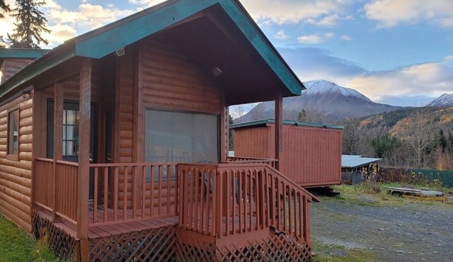Gwin's Lodge & Roadhouse Est. 1952