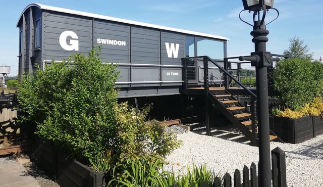 GWR Toad - Original converted train carriage - Sleeps 2 - watch steam trains pass by 20ft away