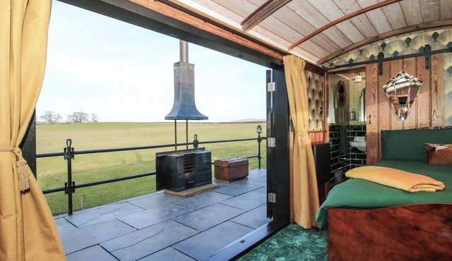 GWR WAGON - VICTORIA STATION, romantic, with a garden in Ludlow