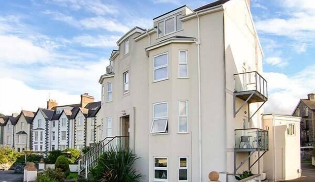 GWYLANEDD ONE, family friendly in Llanfairfechan