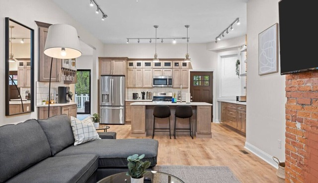 GYM+BBQ+Games+Parking Near Bakery Square