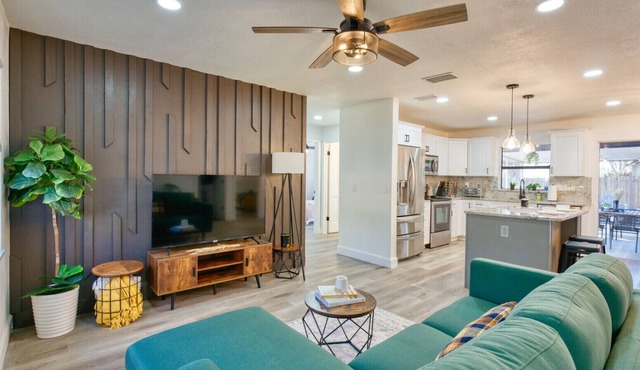 Gym & Game Room | Modern SUNNY RETREAT