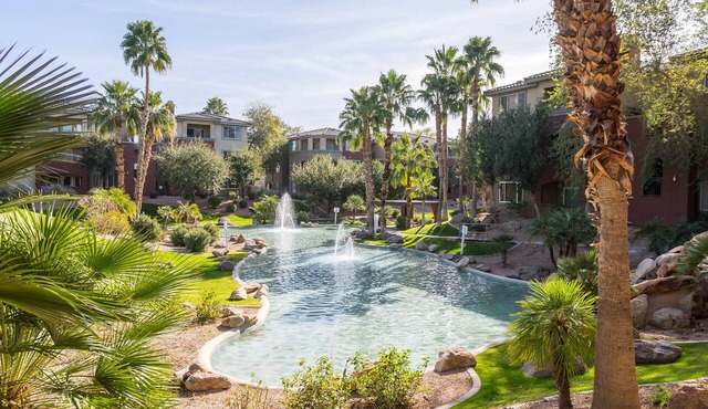 Gym, yr round pool-spa, 2 Bd, 2 Bath, Gated, 9 AM-PM chk in-out