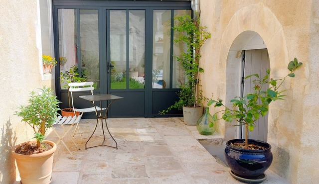Hébergement Indépendant Dans Maison Avec Piscine, au Coeur du Vignoble