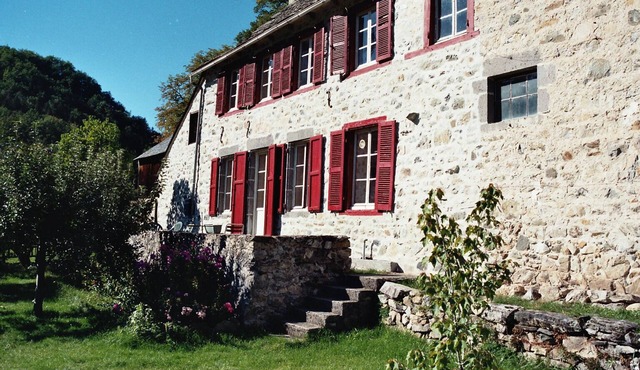 Hôtel de Caractère Rénové Avec Soin