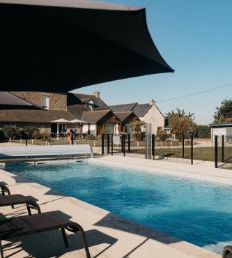 Hôtel Le Chatellier - Piscine chauffée d'avril à octobre