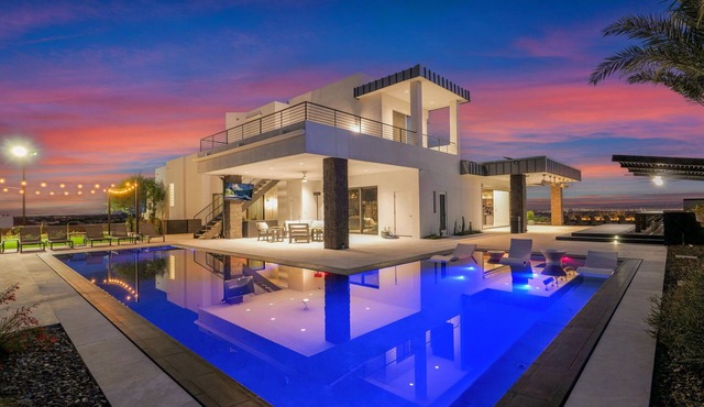 HÓZHÓ Estate at Camelback | Pool | Spa | Fire Pit