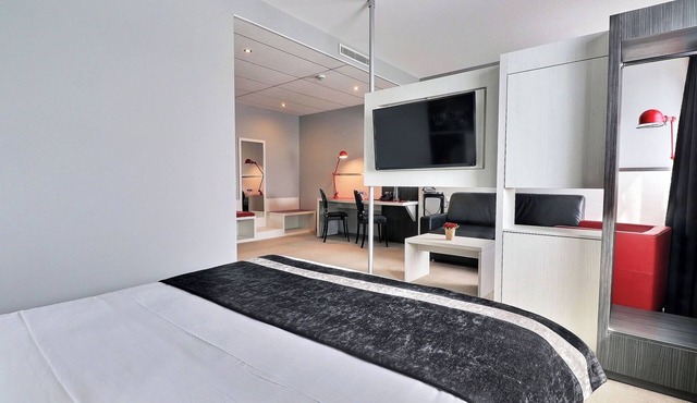 Hôtel des Lumières Lyon Meyzieu Arena Stadium