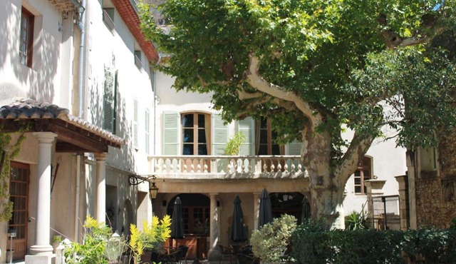 Hôtel et Restaurant Le Manoir - Echangeur A7-A9 - 24h-24h