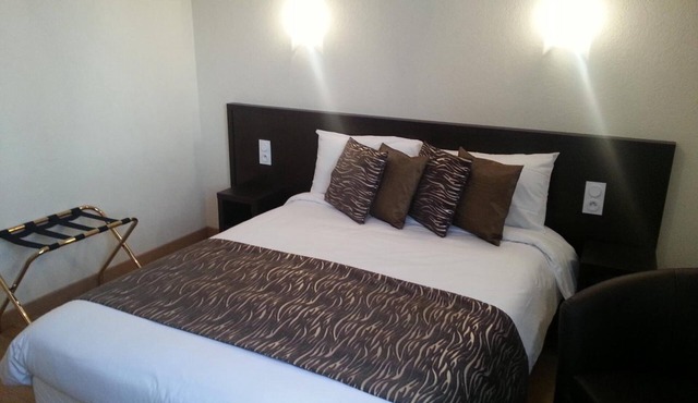 Hôtel Le Chapeau Rouge