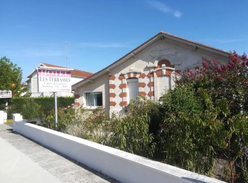 Hôtel LES TERRASSES
