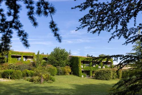 Hôtel & Résidence Lou Paradou Gréoux Les Bains