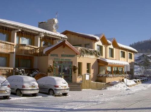 Hôtel Restaurant Etoile des Neiges Piscine Jacuzzi Sauna Massage Salle de Jeux